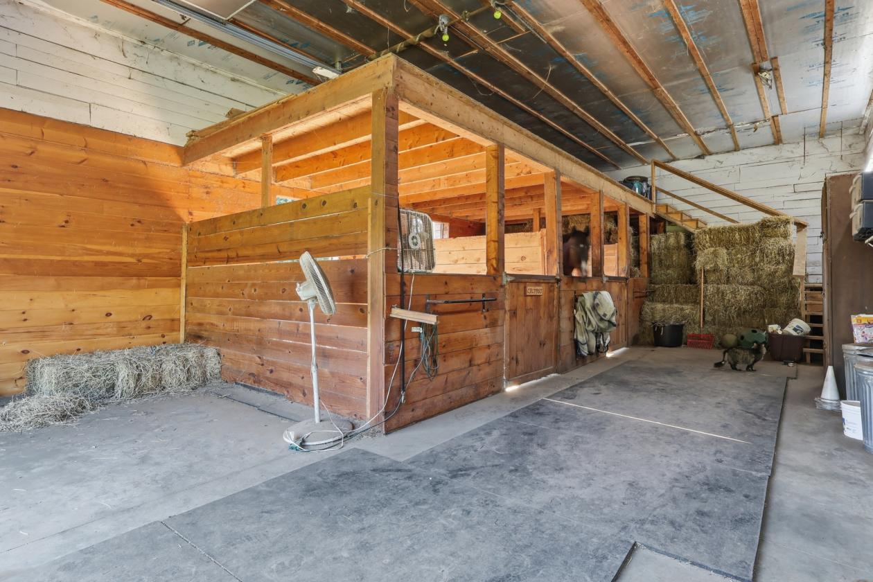 6 Acres, 3 Pastures & A Home That Has It All - photo 5