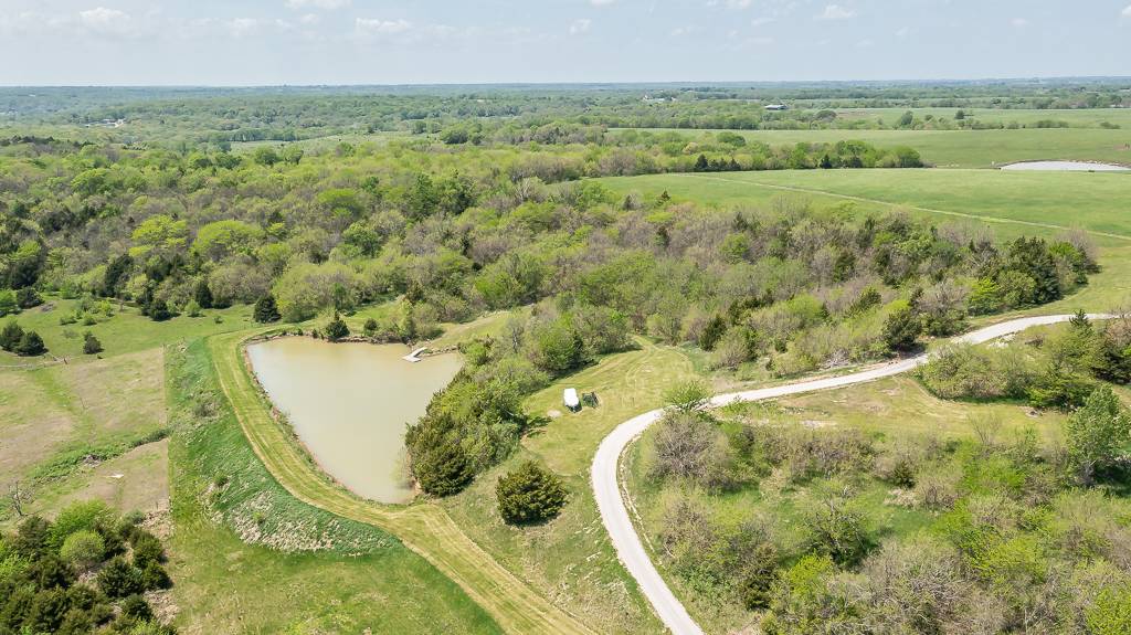 Exquisite Custom Ranch on 81.7 Acres - photo 11