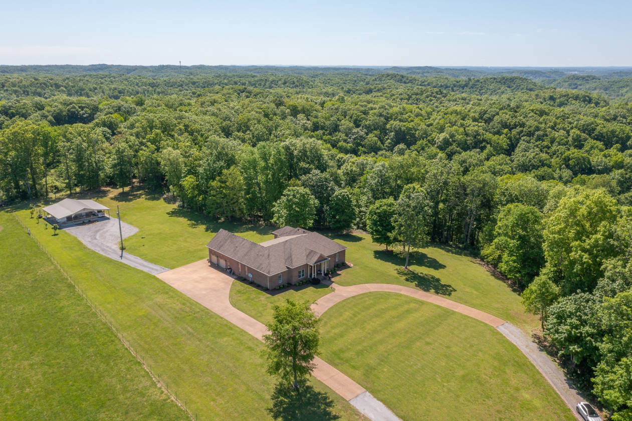 Horse Property For Sale in Robertson County Tennessee
