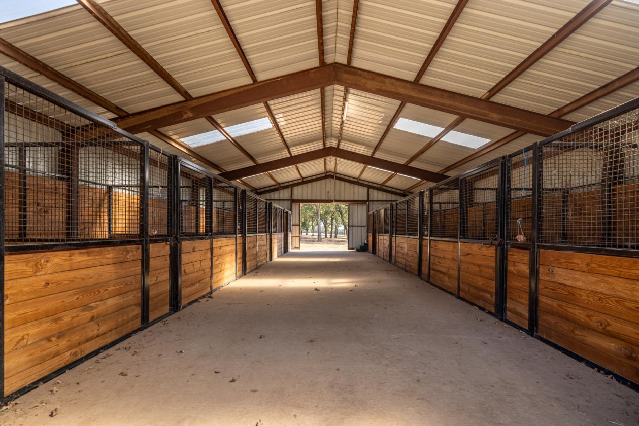 Mayer Ranch Equestrian 52+ AC in Denton County - photo 2