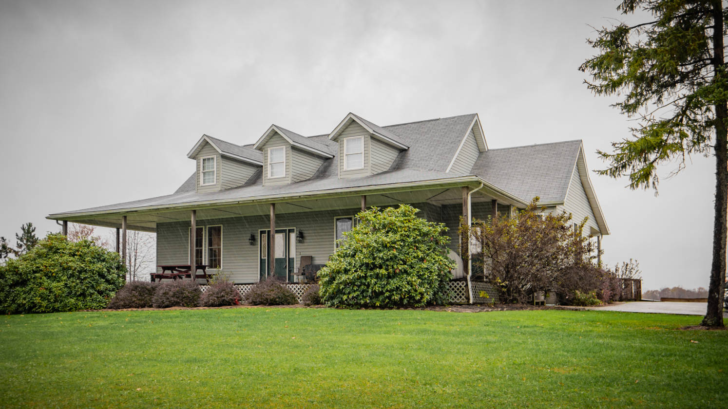 smaller scale horse property with potential! Country