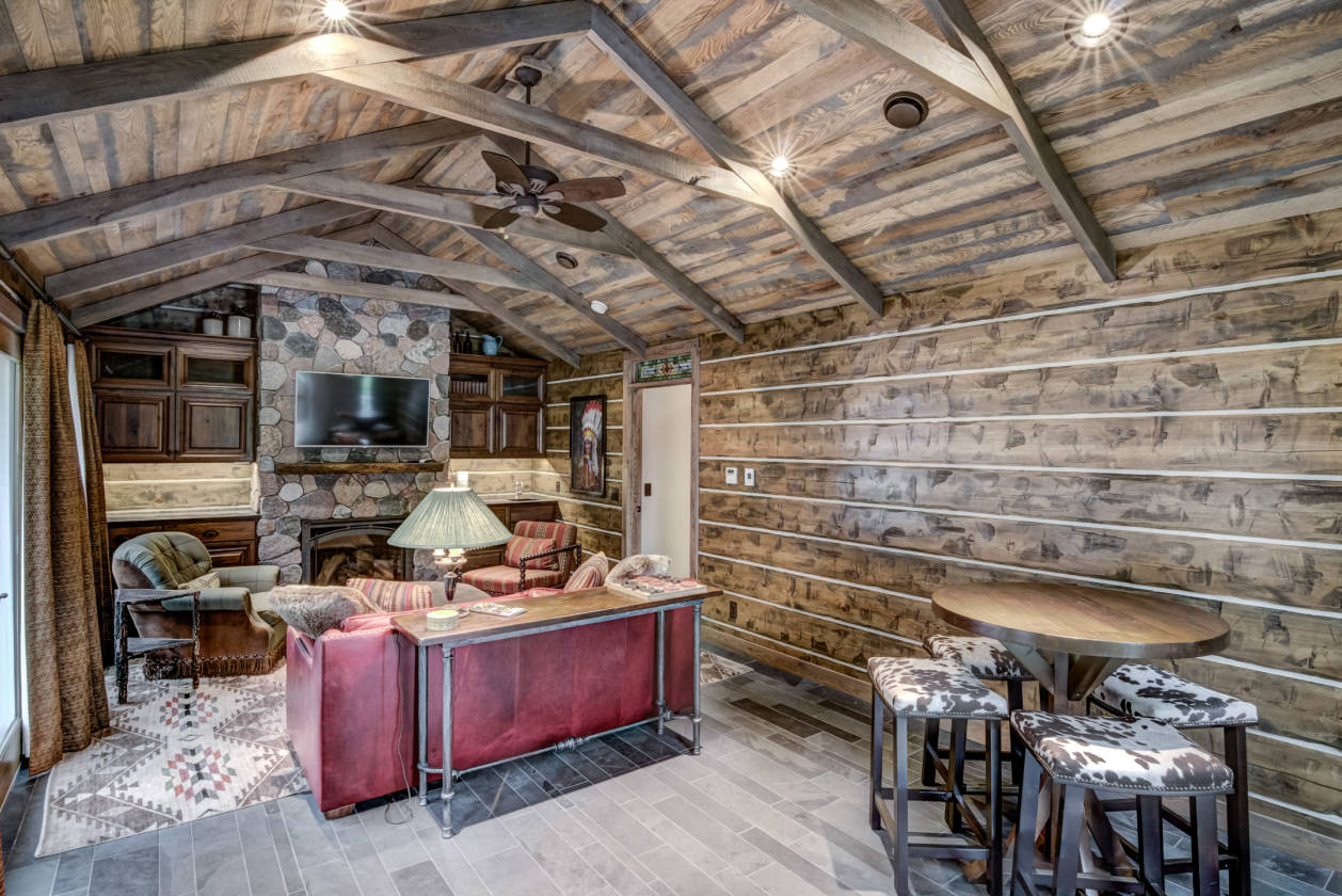 PRICE REDUCED!Luxury, ONEOFAKIND, estate!! 28+ acres on Beautiful