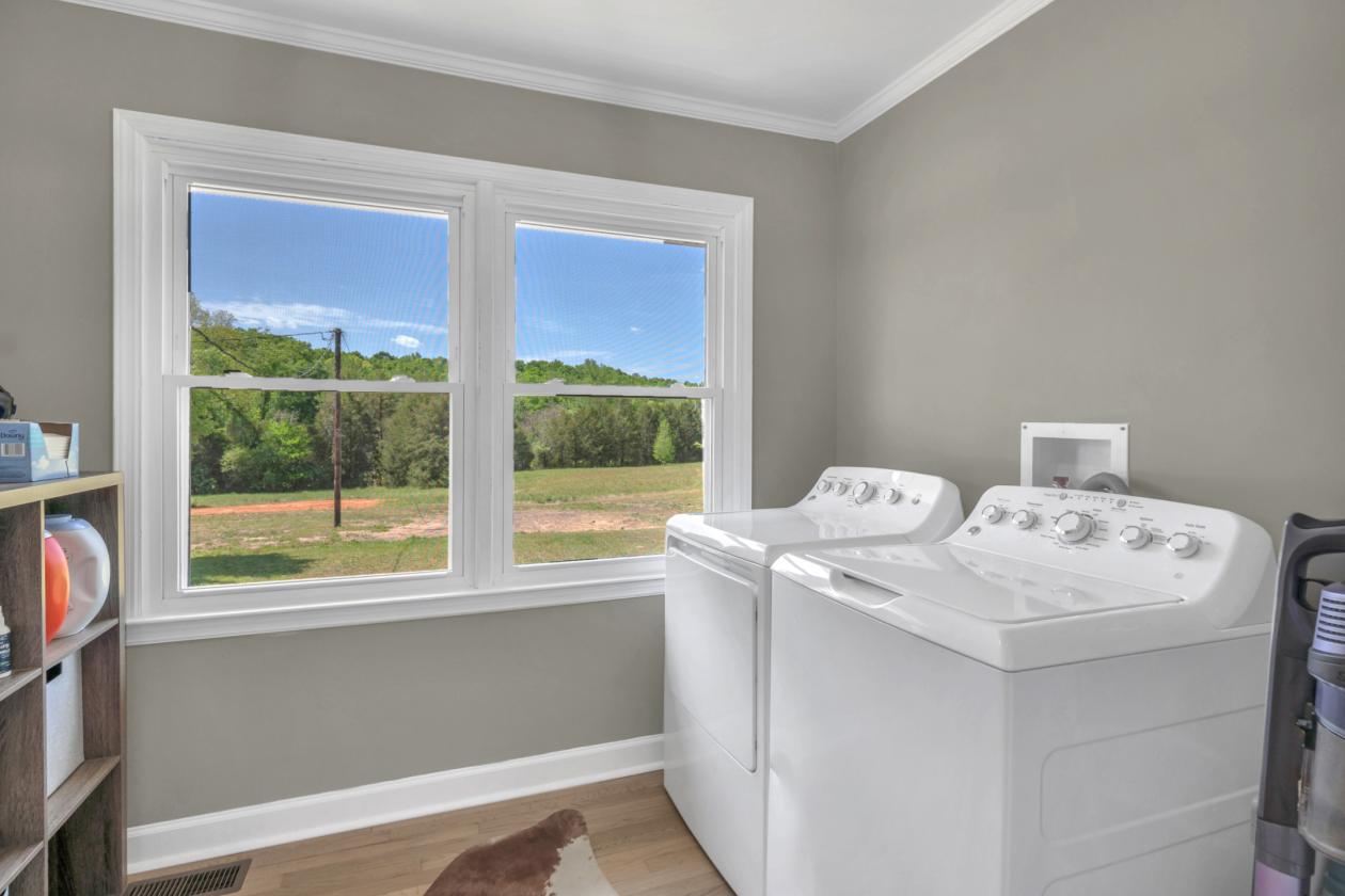 15 Acres & Completely remodeled home - photo 18