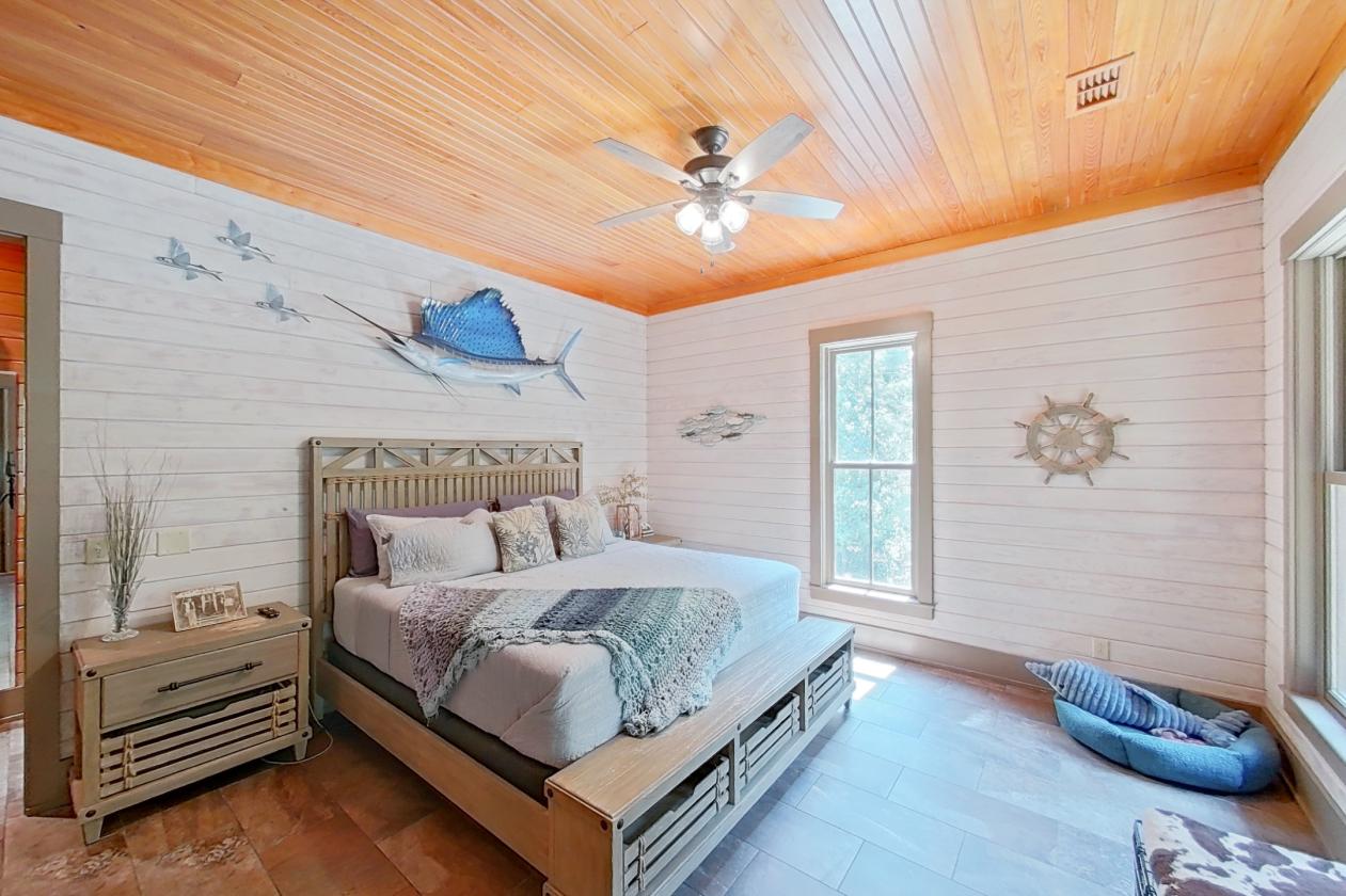 ONE-OF-A-KIND HOME IN EQUESTRIAN COMMUNITY - photo 7