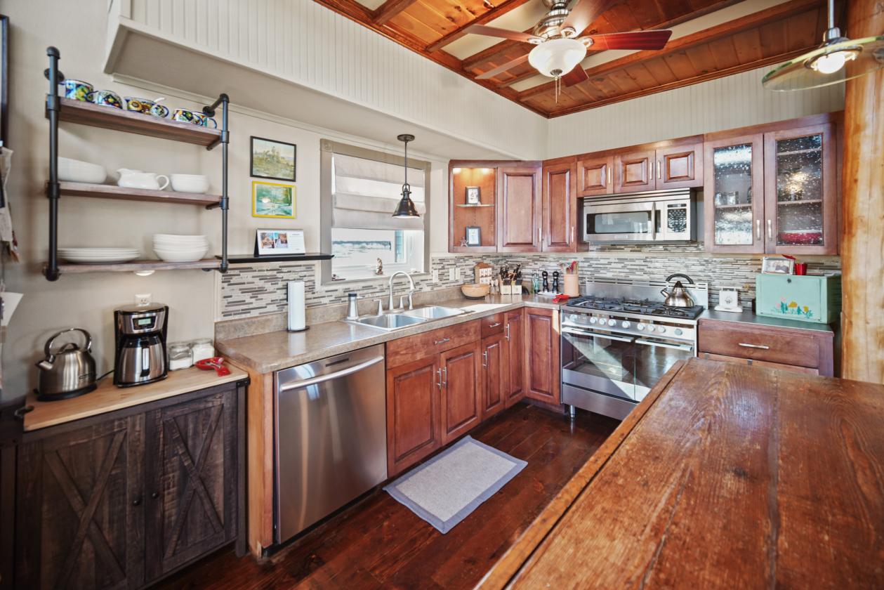 SPECTACULAR ±331 ACRE RANCH WITH MULTIPLE HOMES + - photo 26