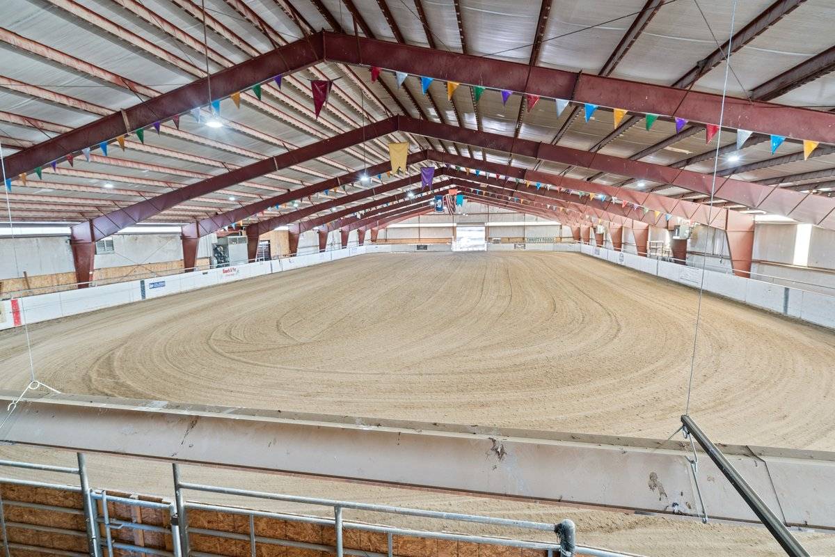 59.3AC, Irrigated Pasture, Indoor Arena, and Home - photo 26