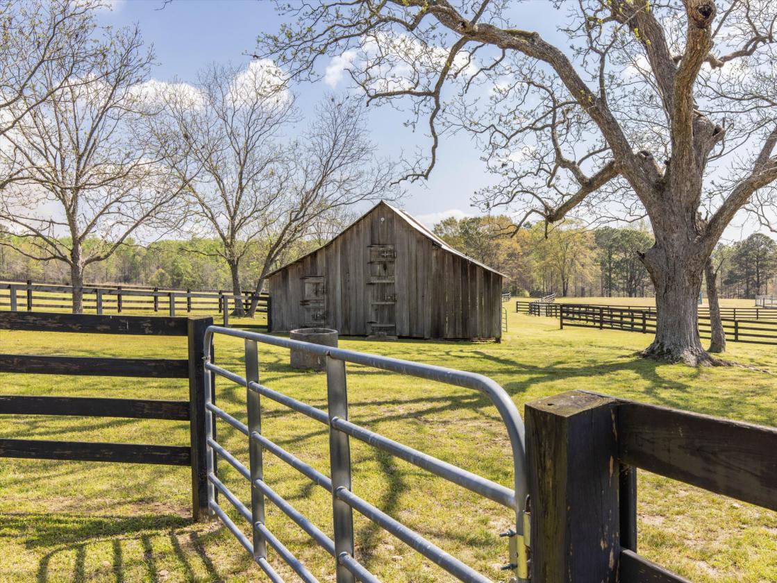 A PROPERTY WITH POSSIBILITIES! - photo 23