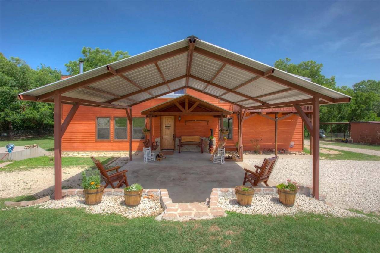 Horse Property for sale.