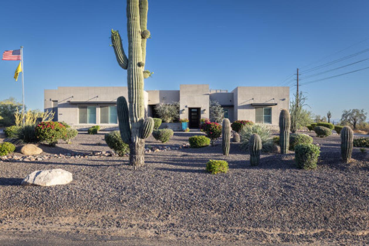 Ultimate luxury and equestrian freedom on 4 acres - photo 2