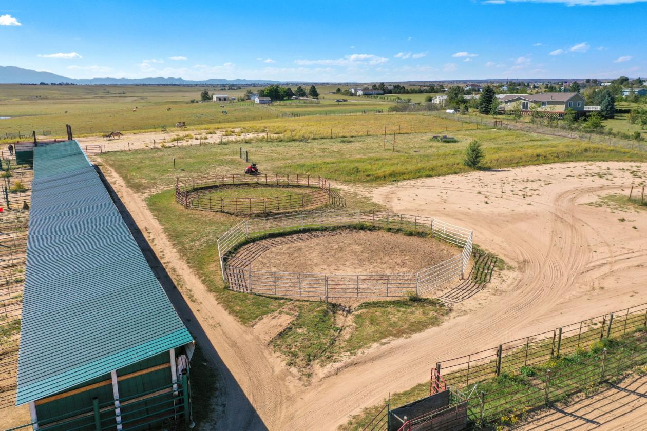 Boarding Facility - 40 stalls - 80 AC - 2 Homes - photo 2