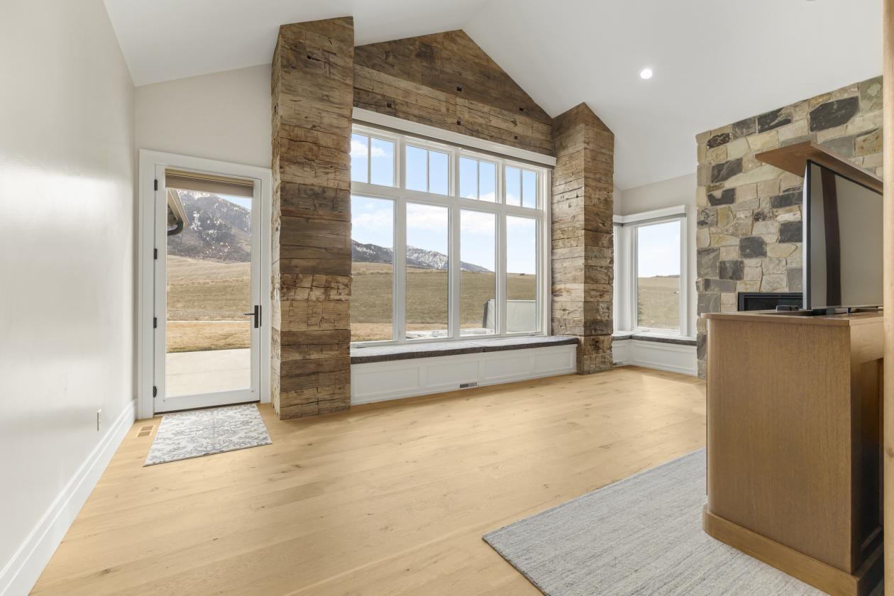 Newly built equestrian retreat with home & arena - photo 14