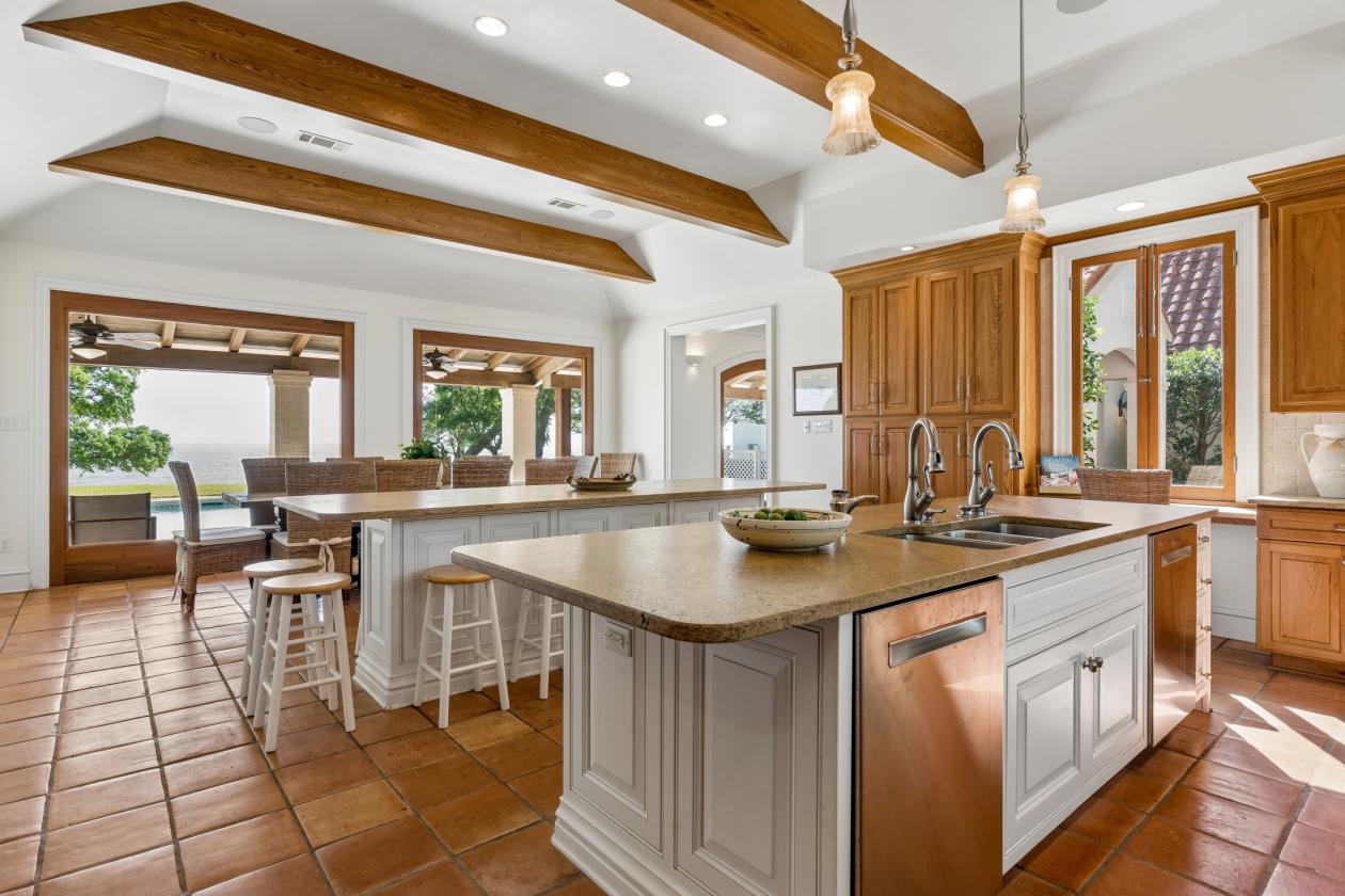 93 Acre Gulf-Front Estate. Horses Welcome - photo 6