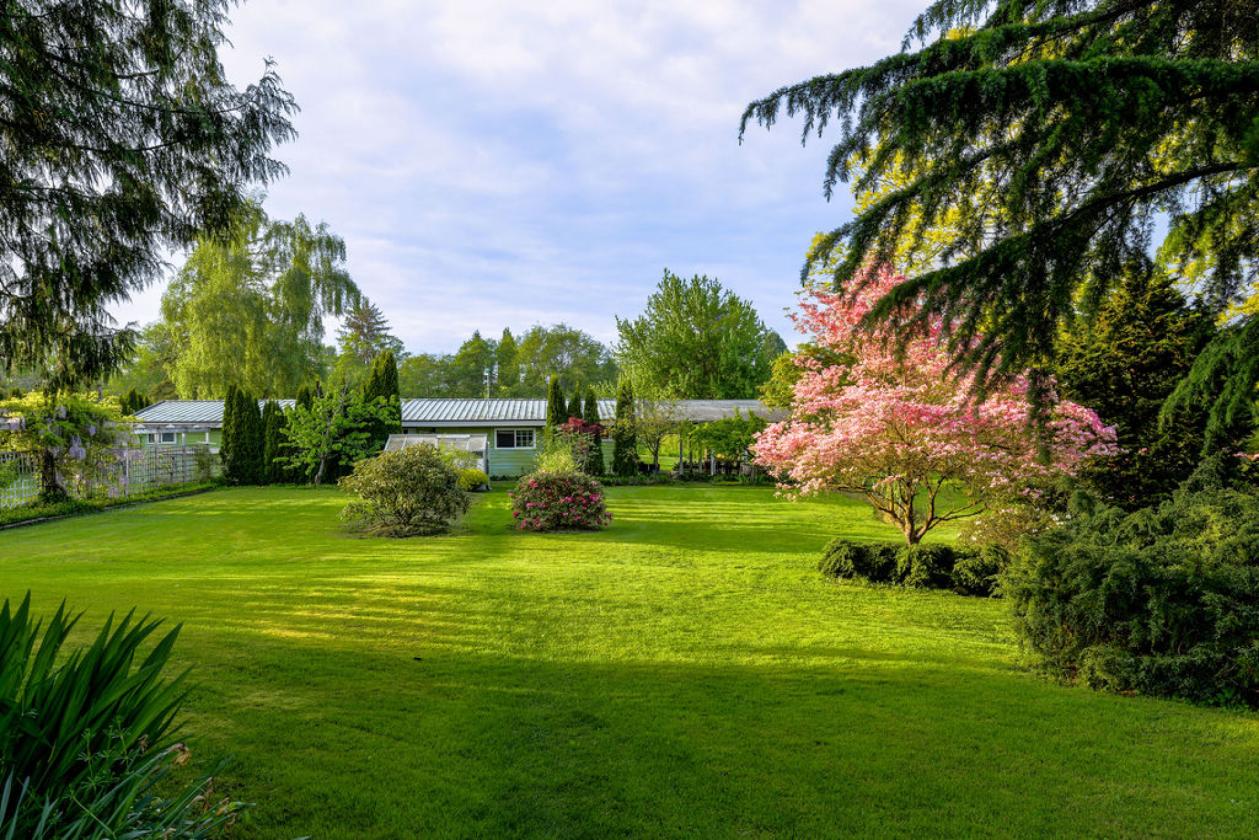 Luxury legacy estate on park-like 4.64 acres - photo 26