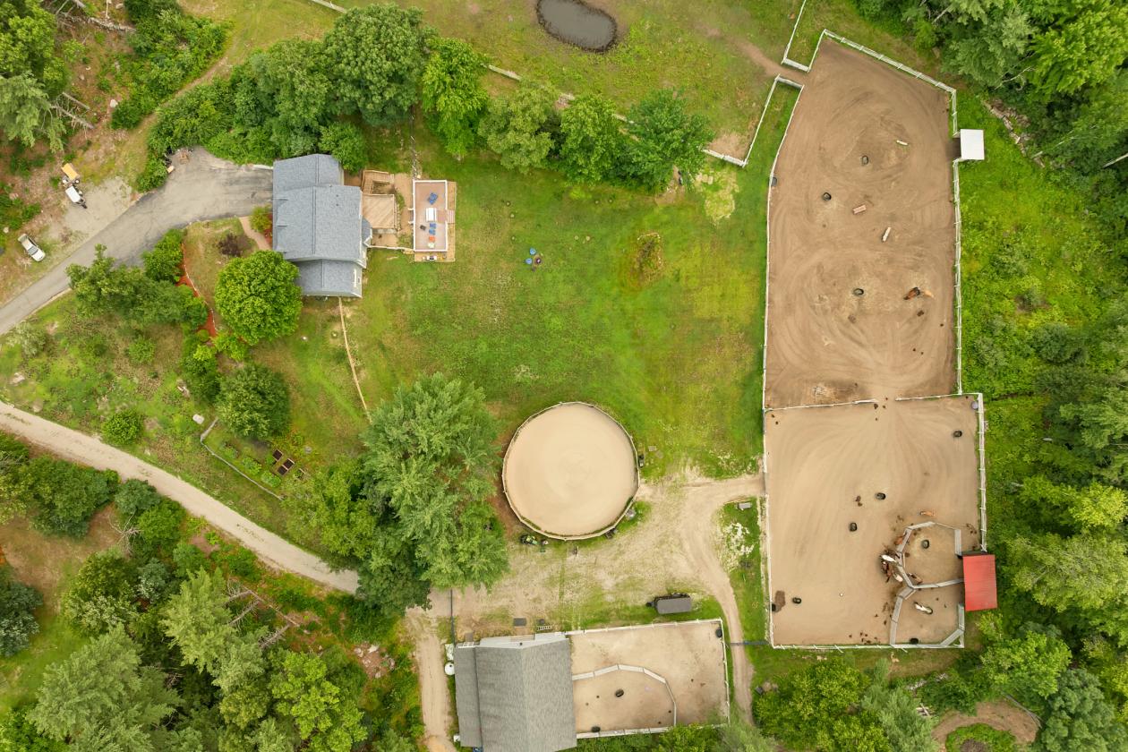 Chatto Stables- Lovely Horse Property in So. NH - photo 3