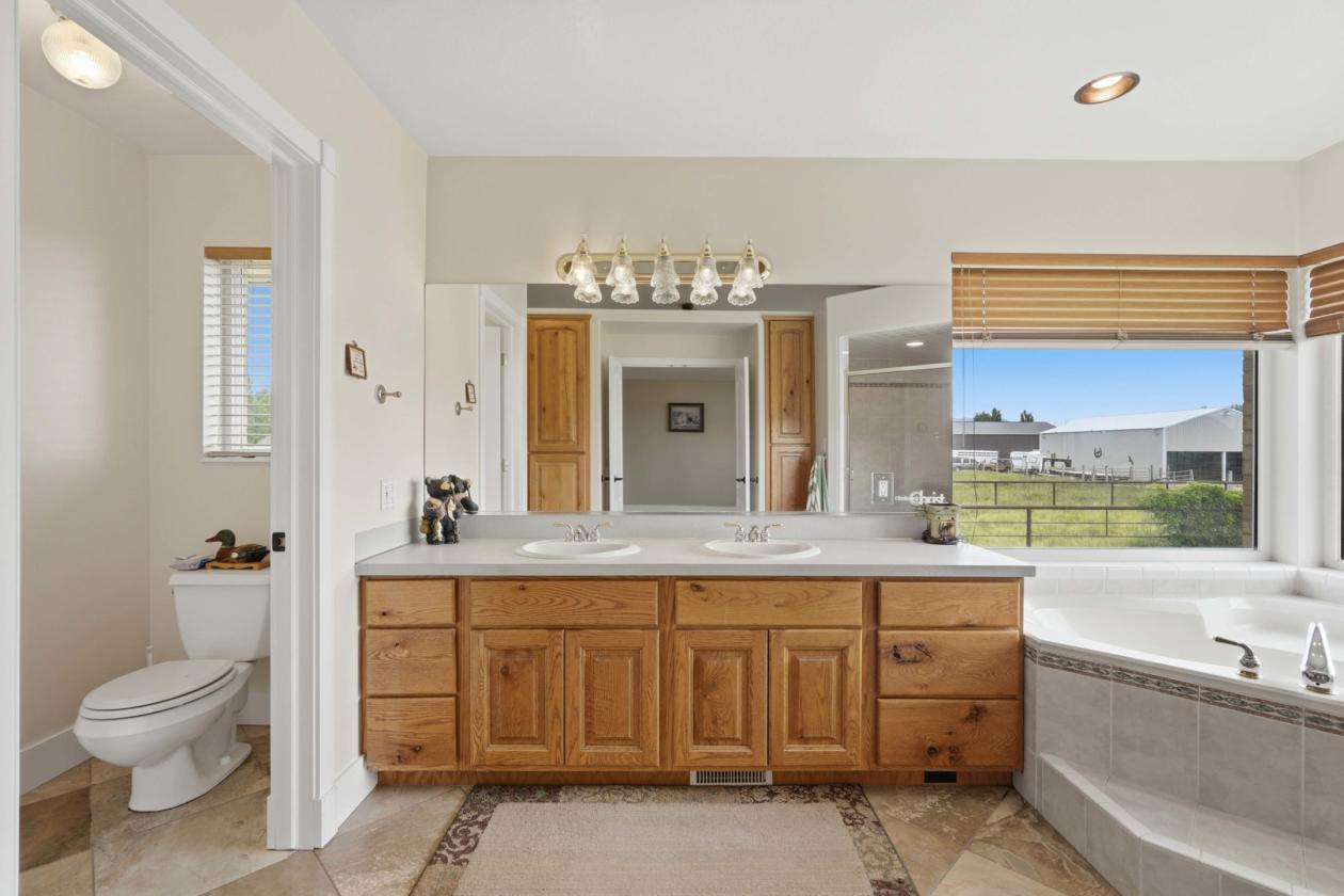 Horse Property with large arena and barn! - photo 11