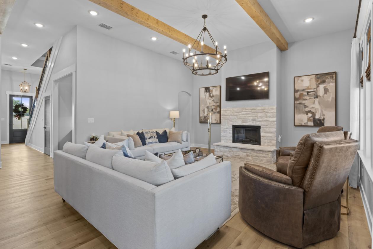 Luxury Horse Property on 5 Acres - photo 10