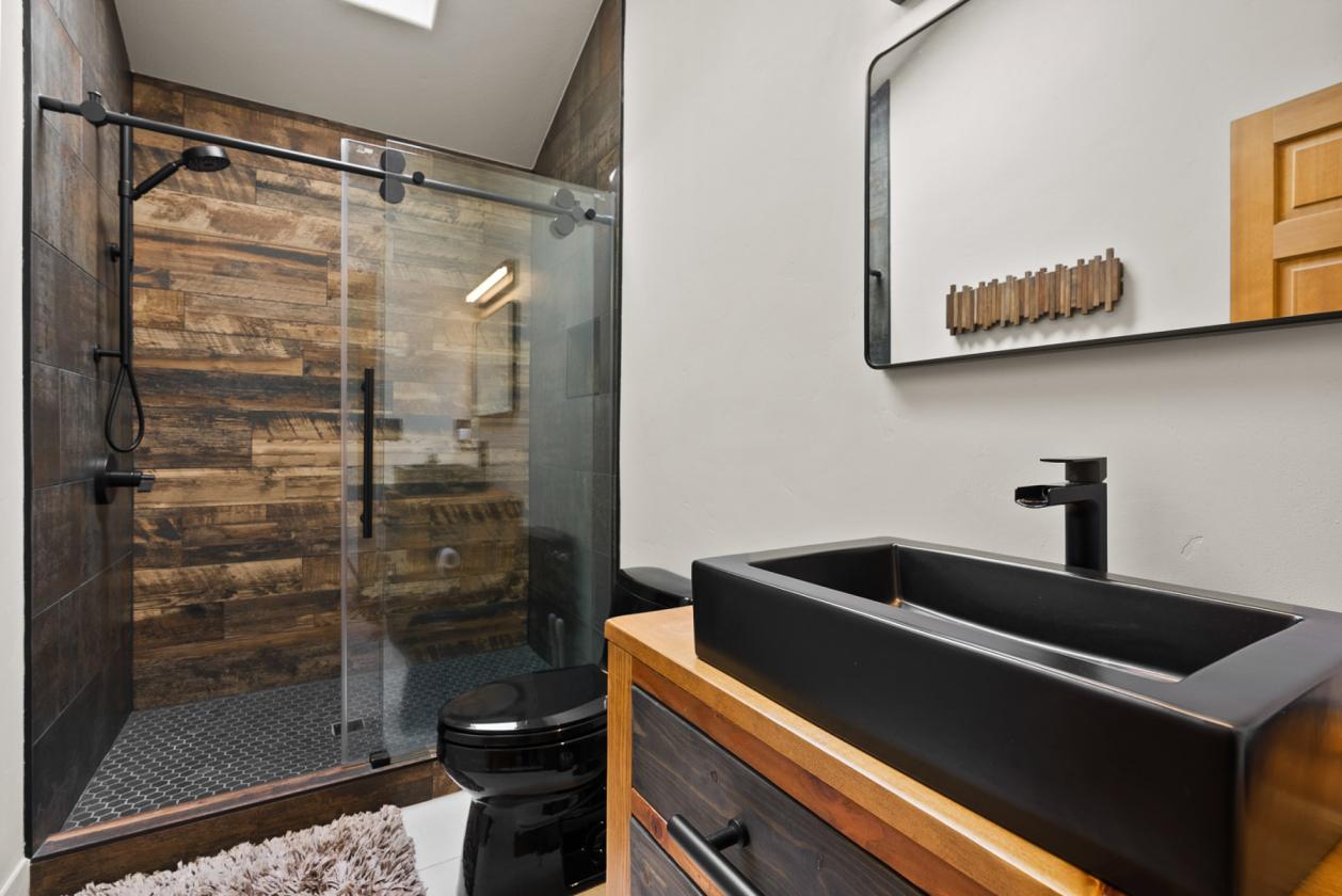 Mountain Modern Retreat with Panoramic Views - photo 21