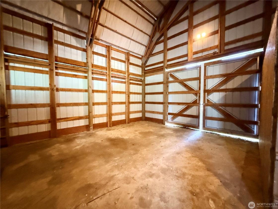 Scenic 3.79-acre horse property w/ high-bank - photo 28