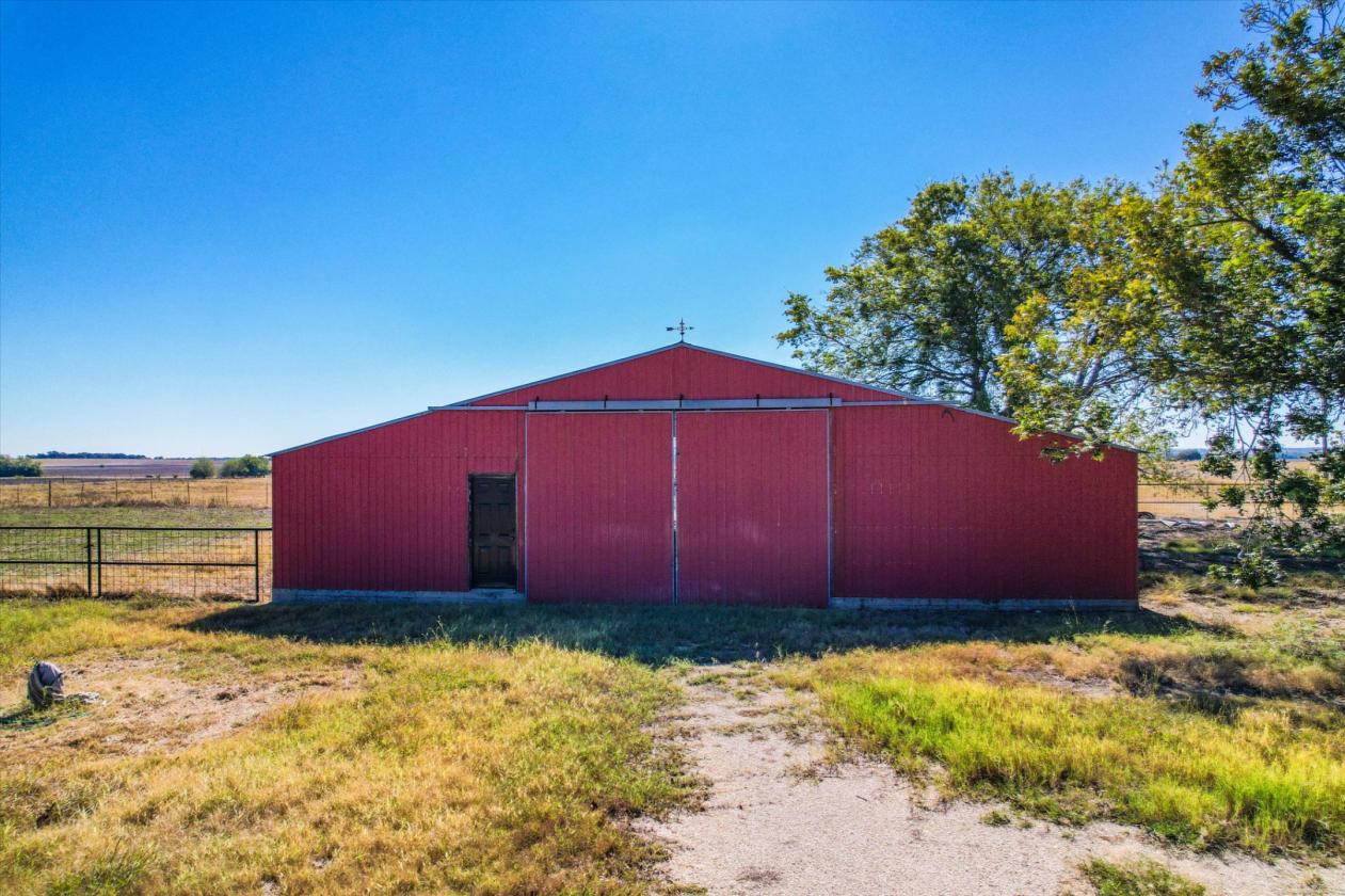 Unrestricted, Fully Fenced, 25.5 Acres and Home - photo 16