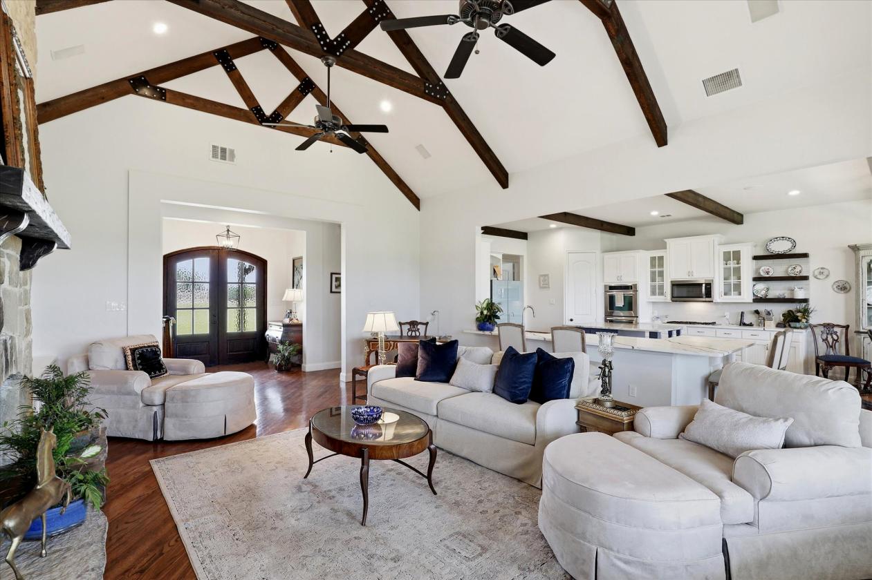 Refined North Texas Ranchette with Home & Barn - photo 9