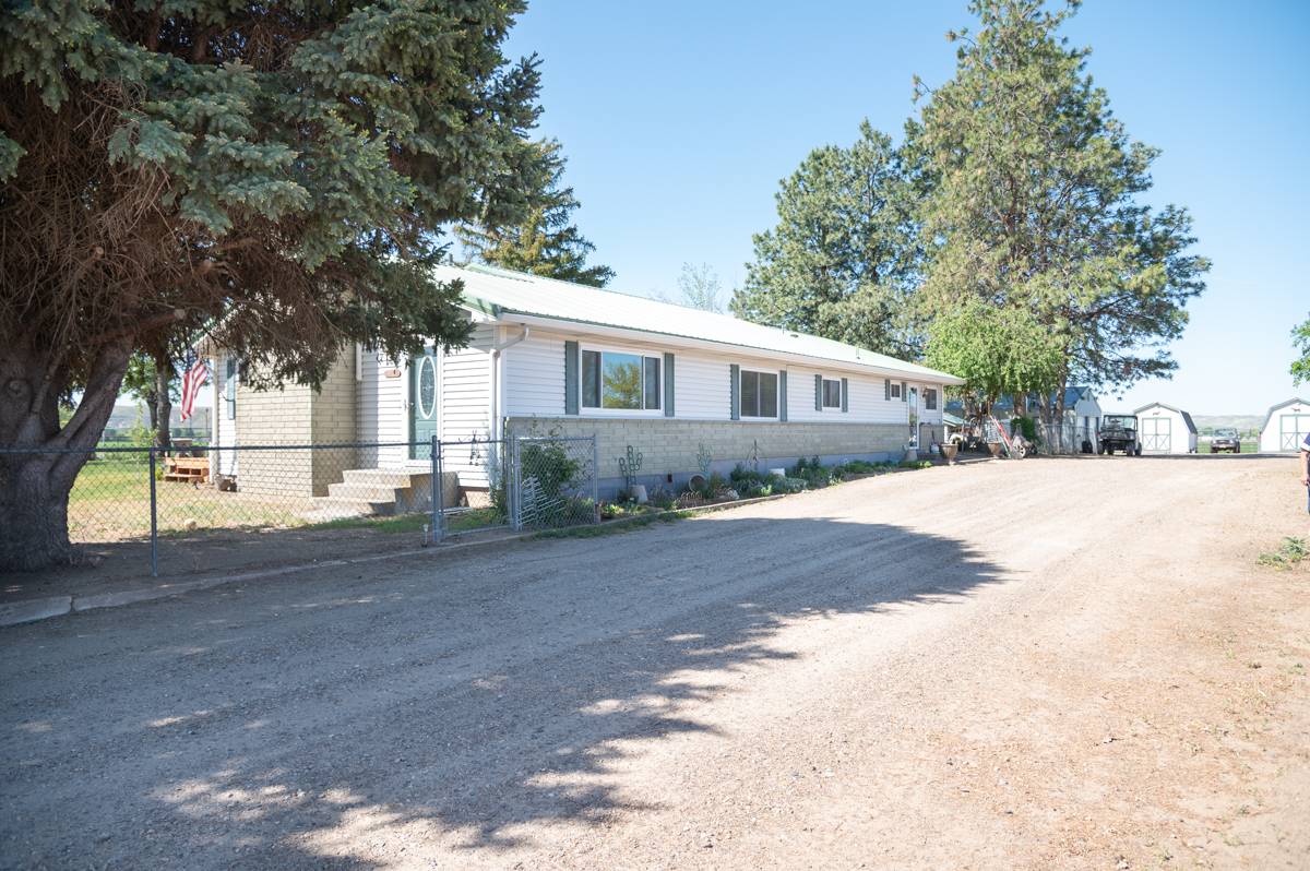 Horse Property for sale.