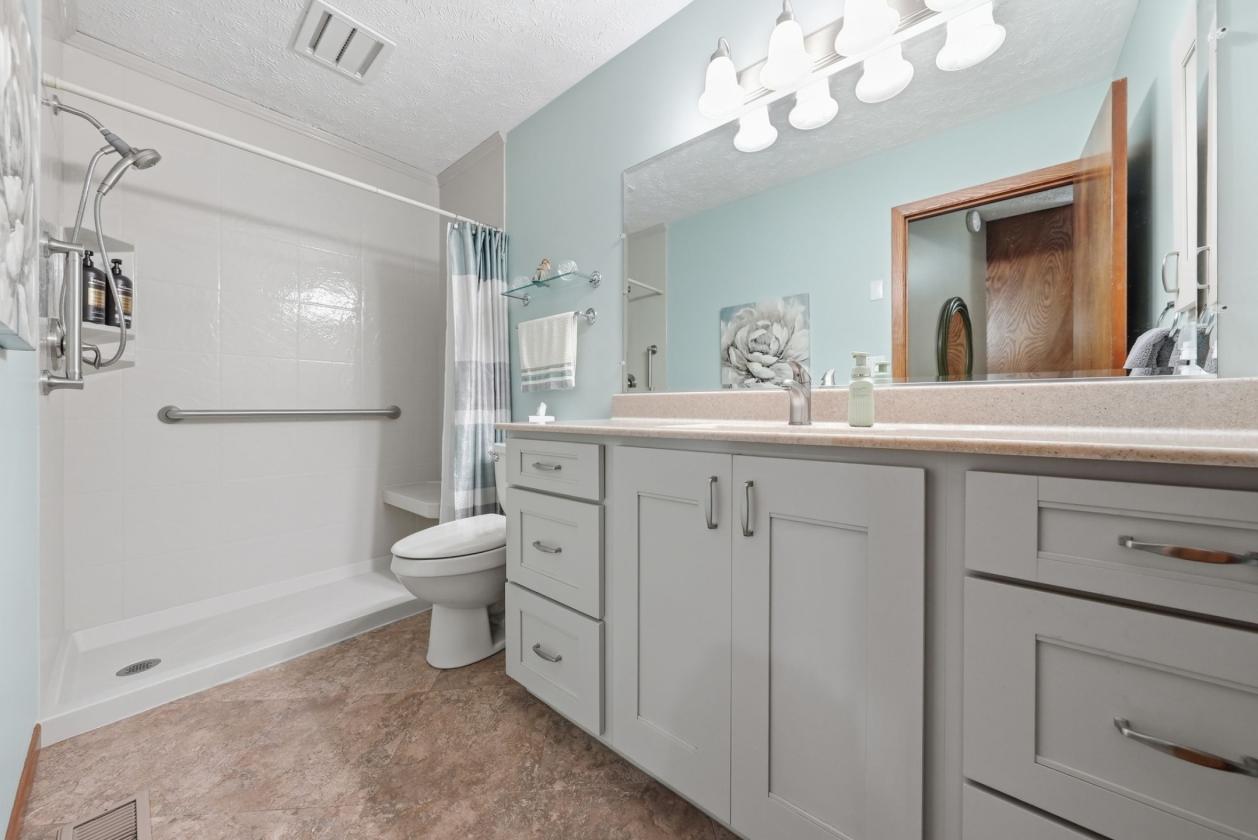 Meticulously Well Maintained Acreage! - photo 18