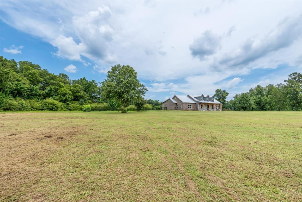 Equestrian Estate on 7.6 Acres - photo 4