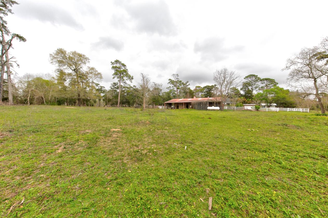 5-Acre Equestrian Estate with Barn & Pool - photo 4