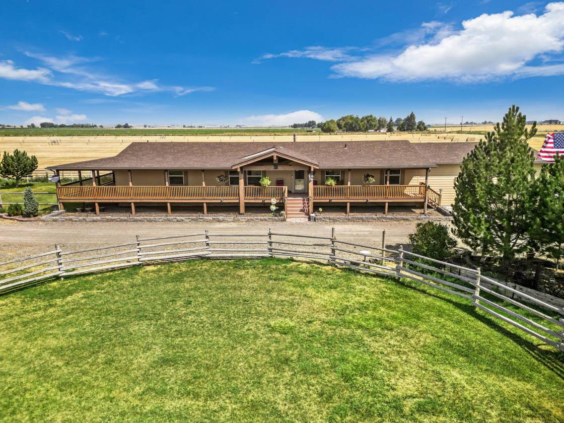 Horse Property for sale.