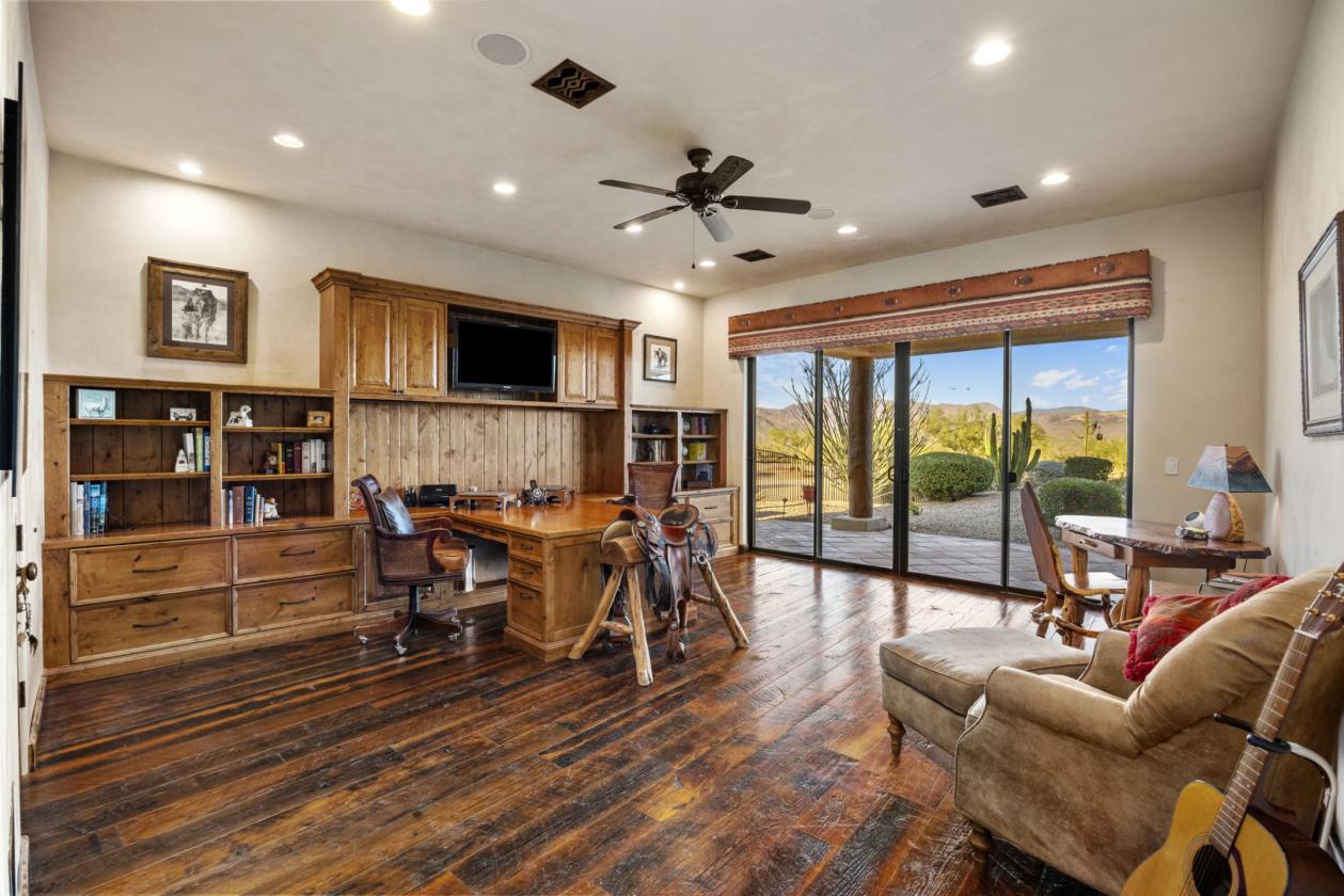 11 Acre Luxury Horse Property - Mountain Views - photo 21