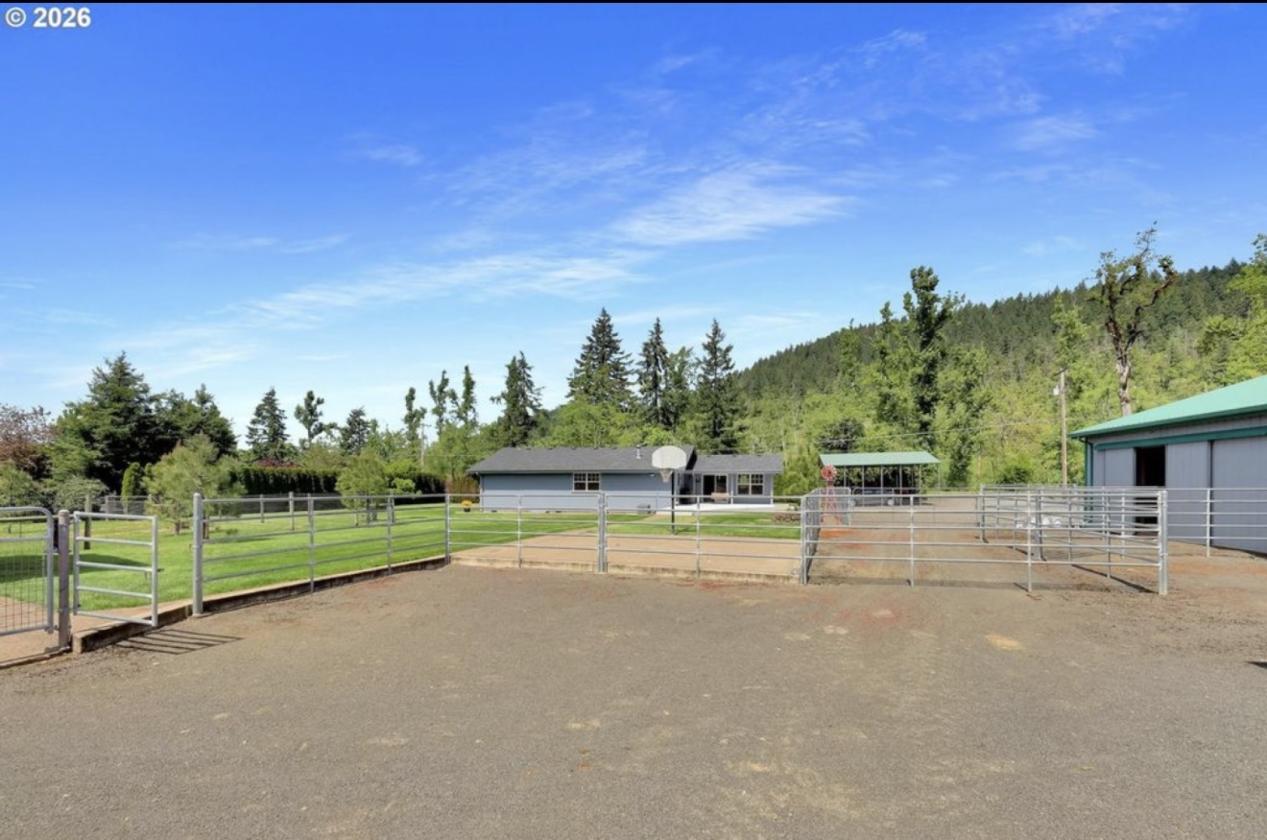 Horse property with giant covered arena - photo 26