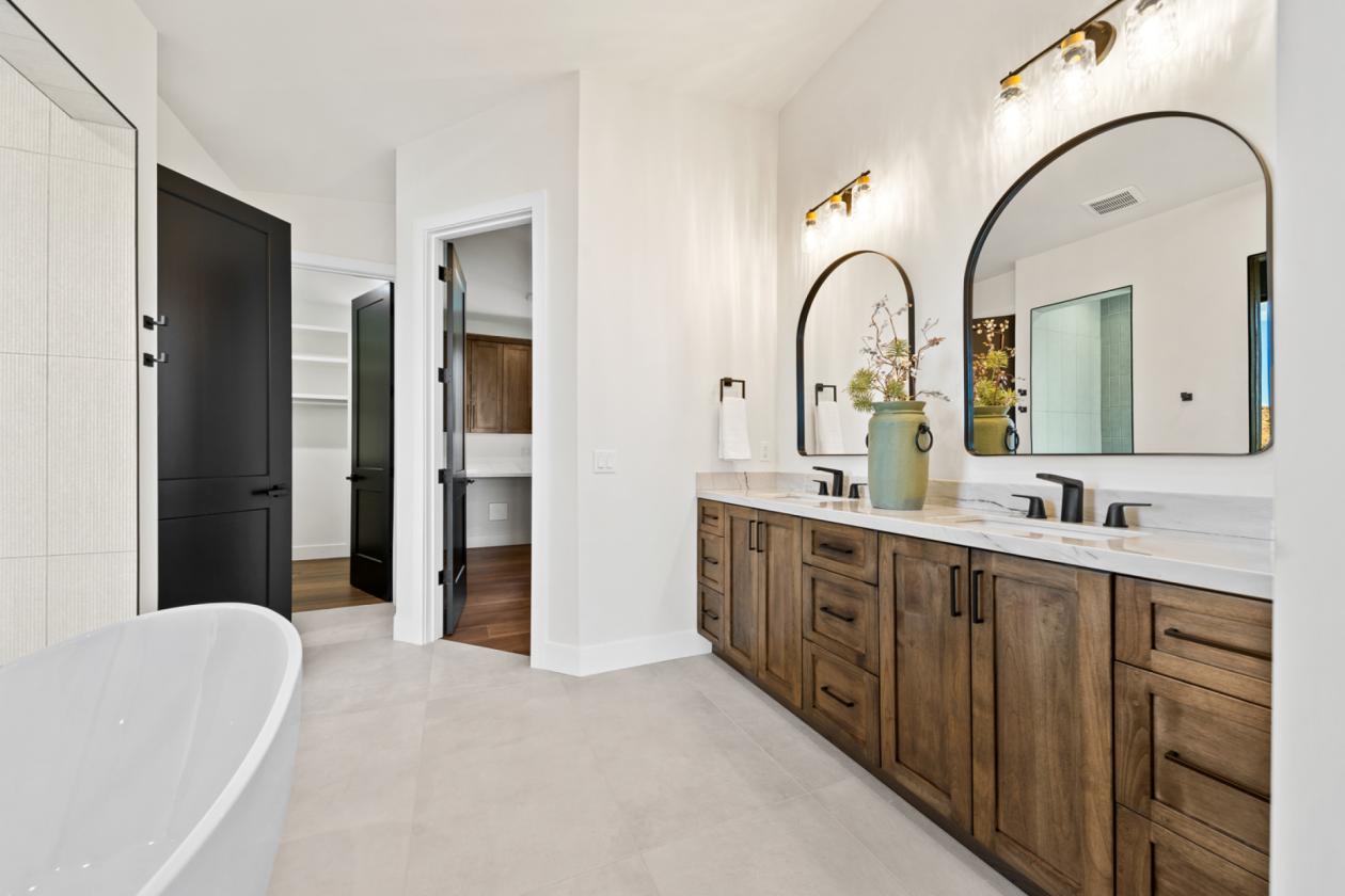 Brand New Build with Panoramic Views - photo 16