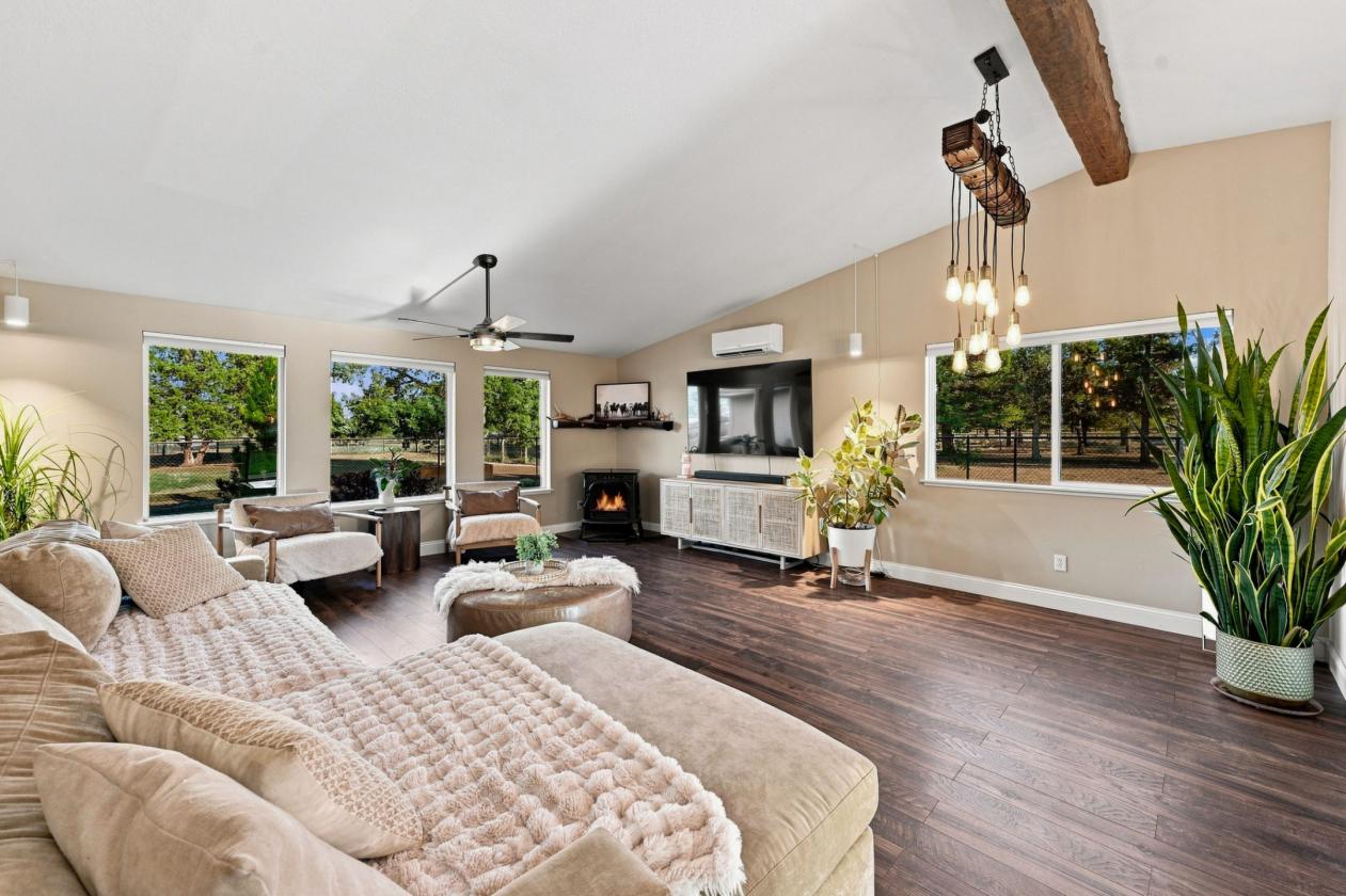 5.29-Acre Equestrian Property in Terrebonne - photo 8
