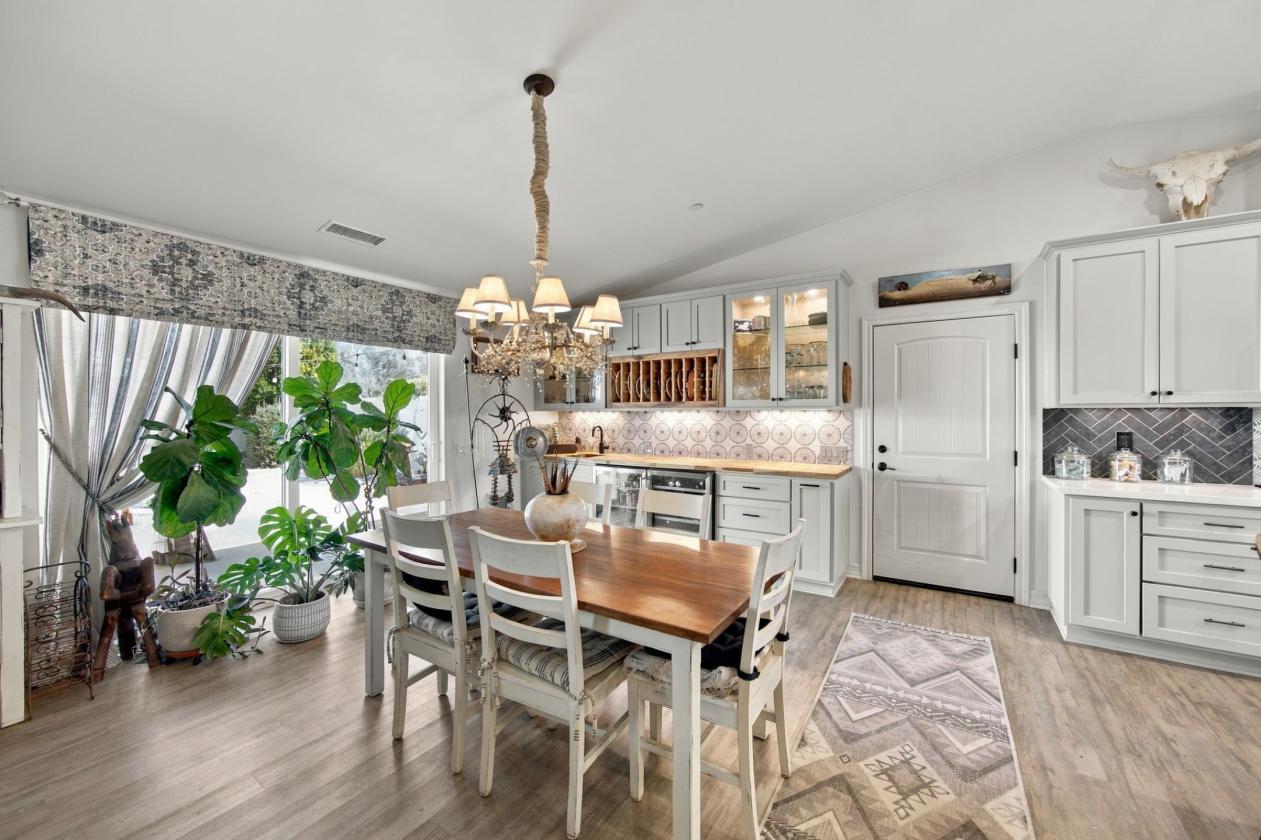 Modern Equestrian Living on 2.18 Acres - photo 3