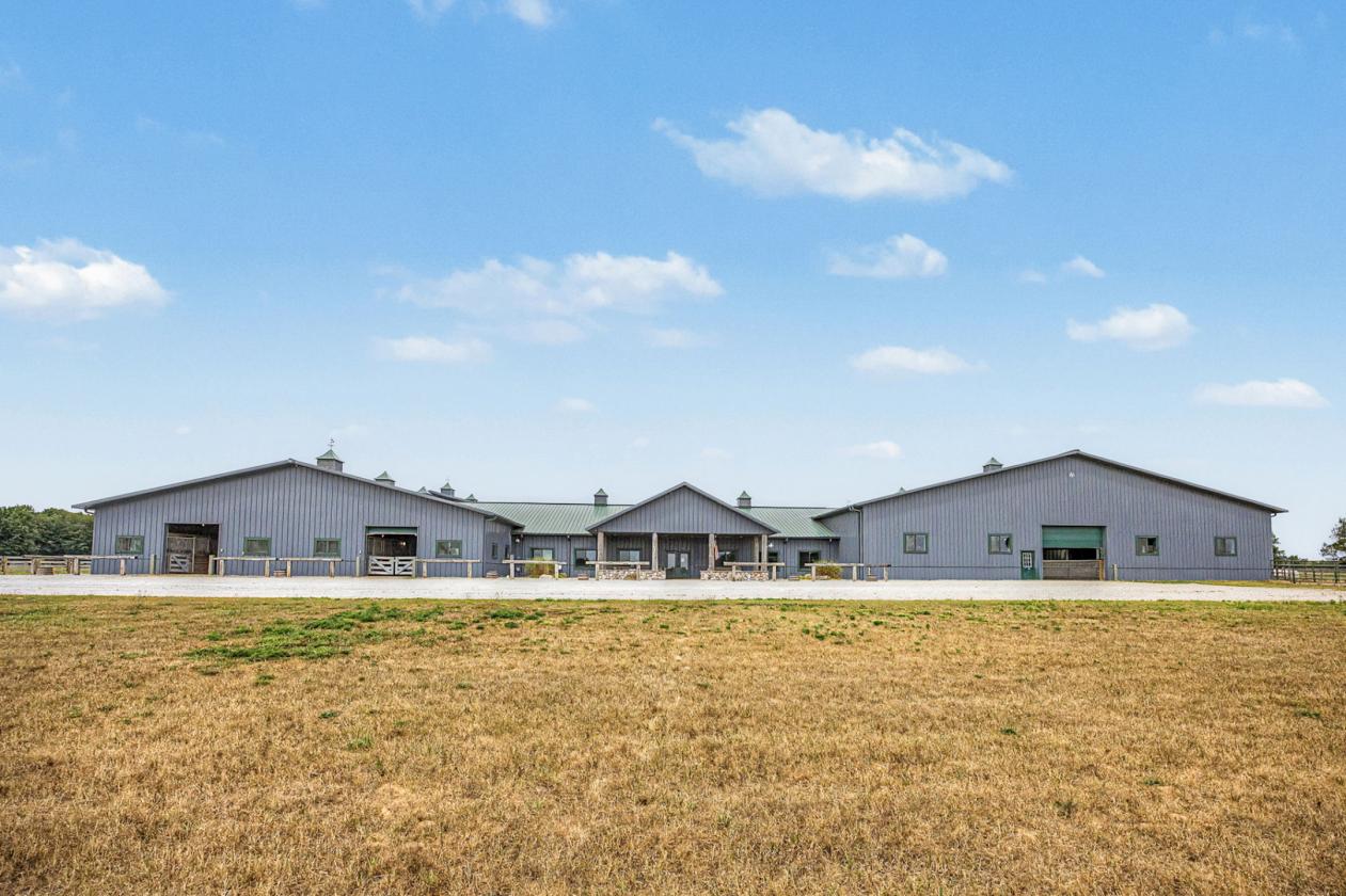32-Stall Lakefront Equestrian Facility - photo 1