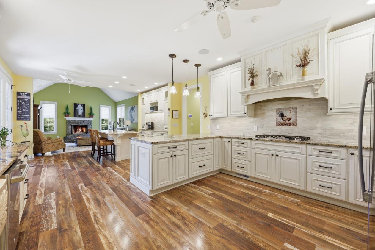 Luxury Equestrian Estate with Covered Arena - photo 18