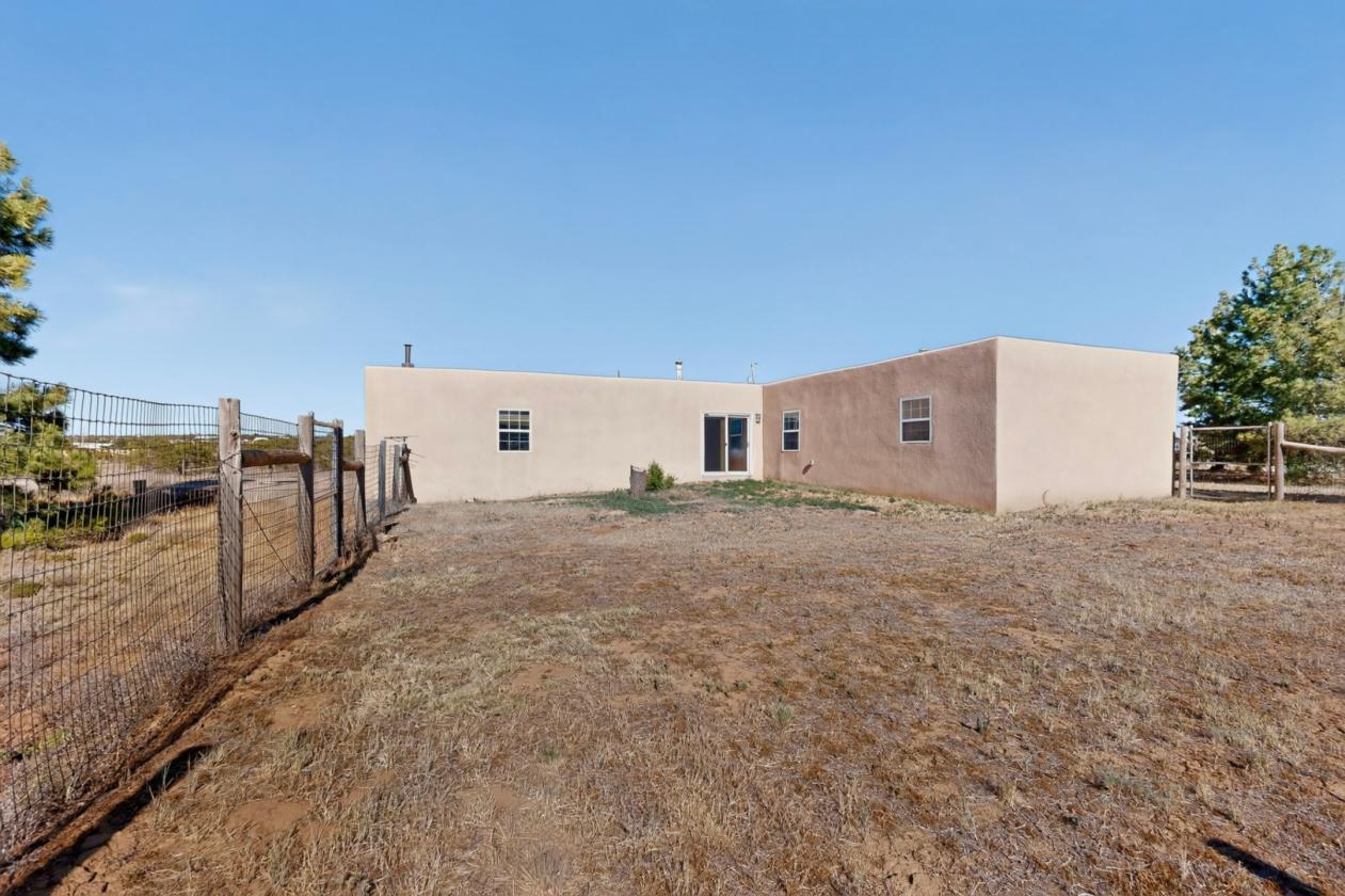 Fabulous, one of a kind horse property - photo 9