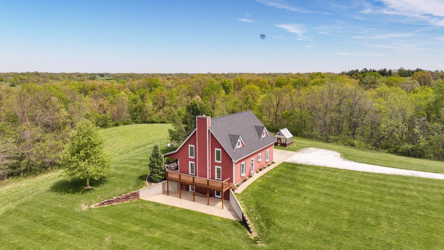 Luxury Estate with great views and privacy - photo 2
