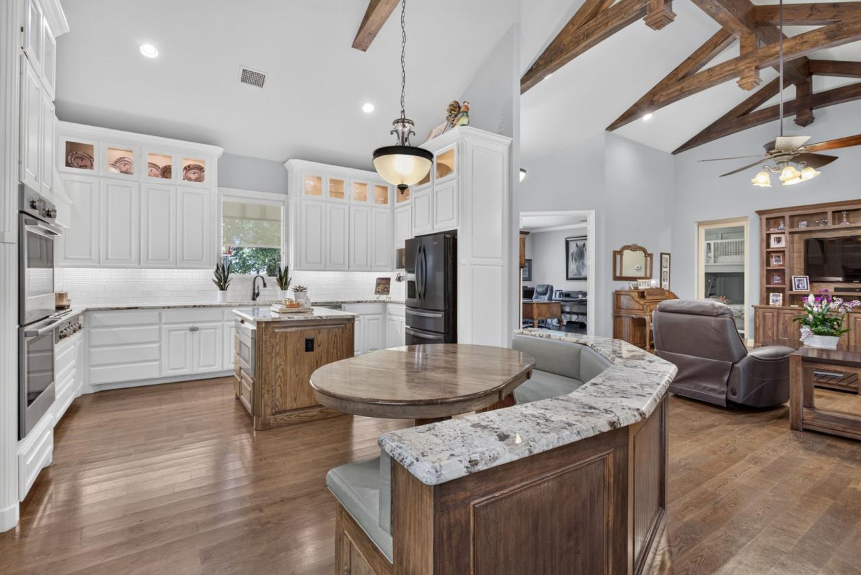 Home on 5 acres Near Chisolm Trail Tollway - photo 6