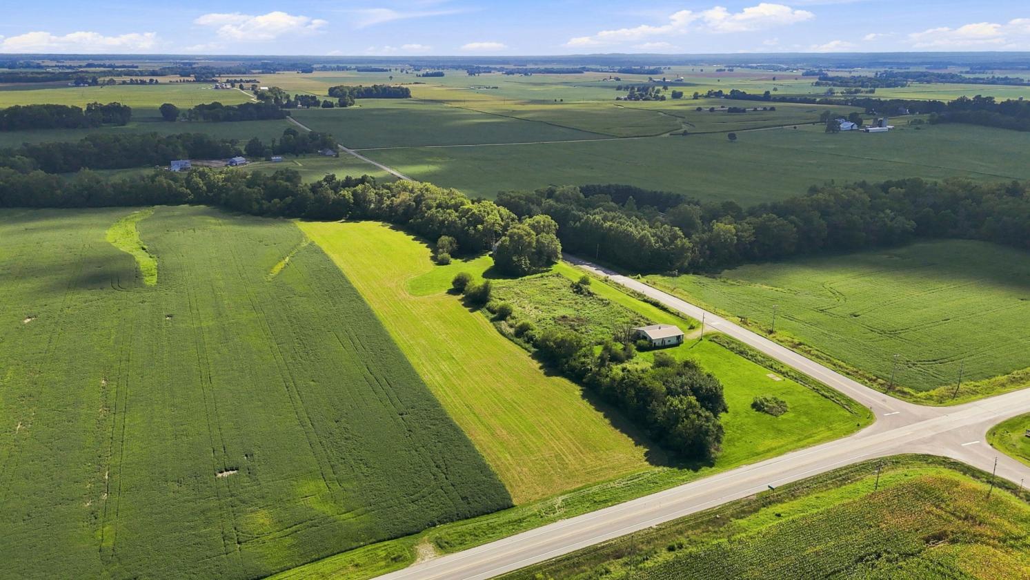 21.49 acres w/ move-in ready home & horse barn - photo 27