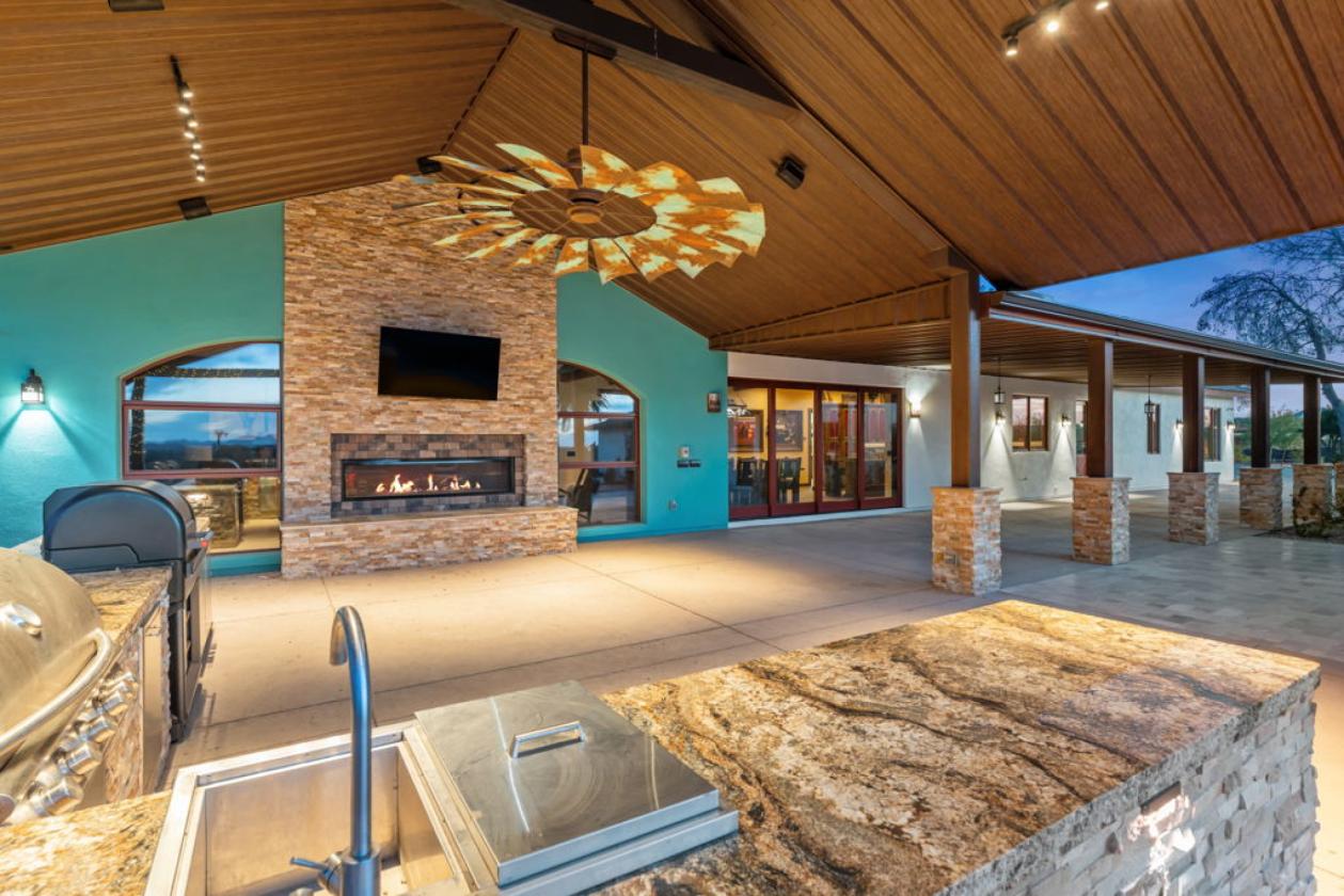 Premier Equestrian Estate Backing State Land - photo 12