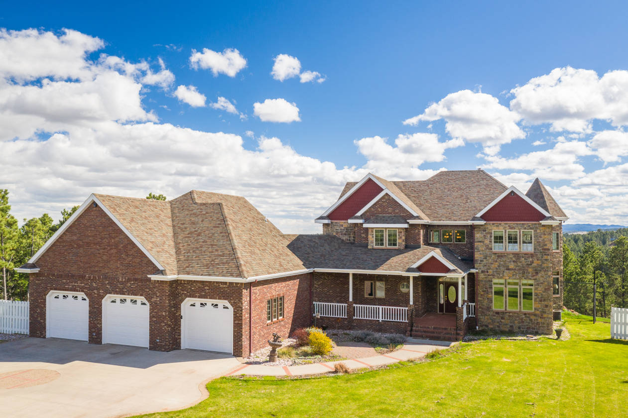 A BEAUTIFUL PLACE TO CALL HOME! Rapid City, Pennington County, South