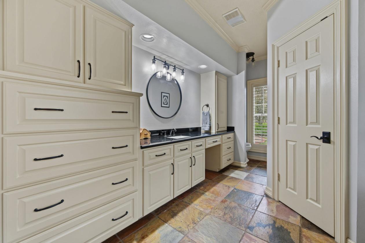 Extraordinary Luxury Equestrian Retreat on 7.1 AC - photo 13
