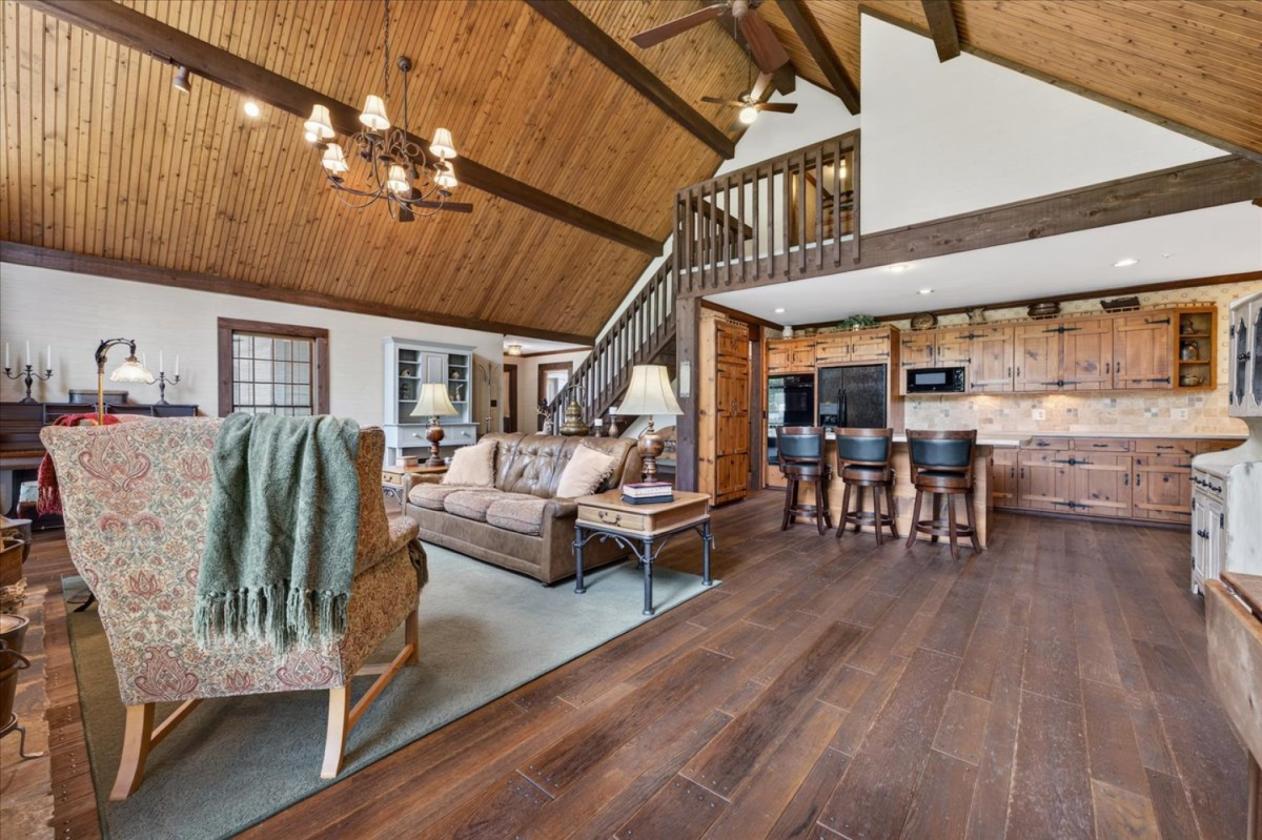 Custom Built Cabin with 3.5 Acres for Horses - photo 6