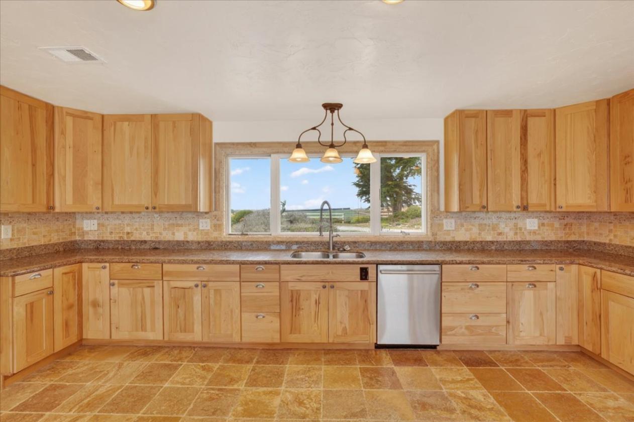 Spectacular horse property with ocean views! - photo 20
