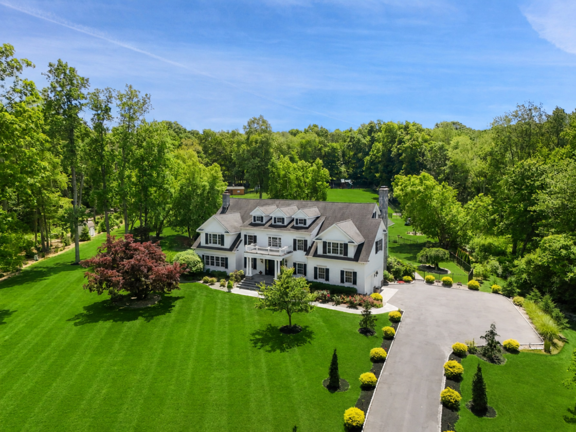 Elegant North Salem Horse Country Estate - photo 3