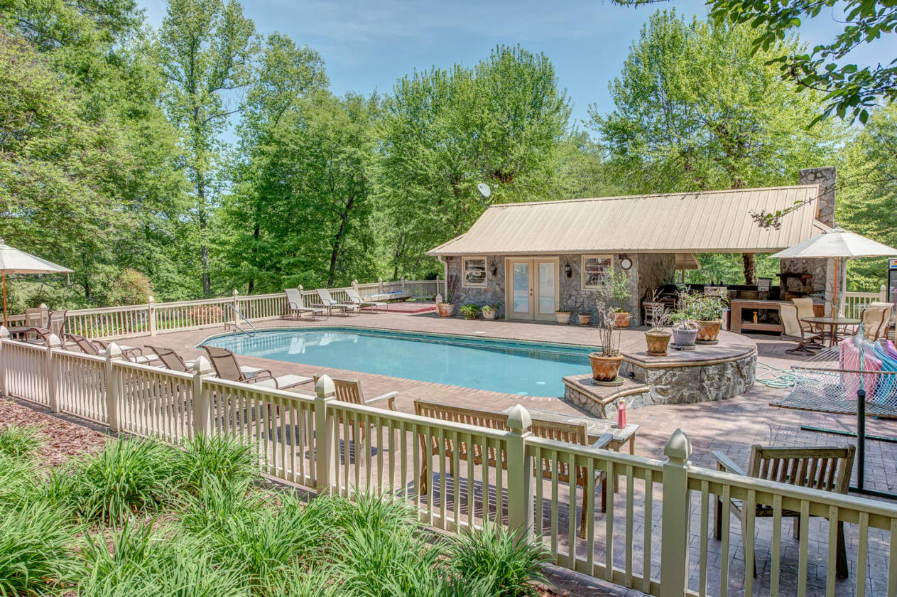 Value, Location, Luxury! Shelby, Cleveland County, North Carolina