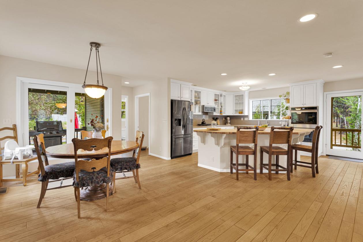 Beautifully updated horse property - photo 10