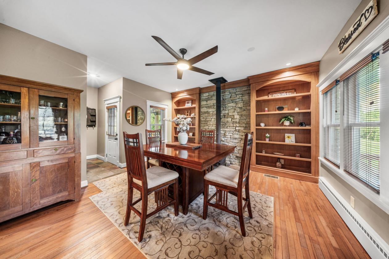 Country Estate on 16+ Acres with Pond! - photo 14