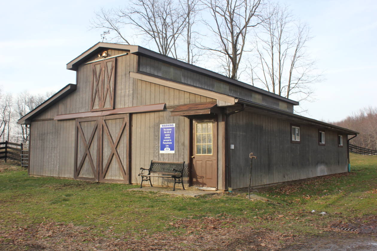 FOR RENT POSSIBLE BARN/PASTURE RENTAL WITH SMALL APARTMENT ...